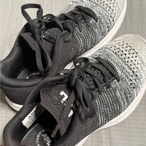 APL Athletic Propulsion Labs Techloom Black White Hombre Running Shoe 7.5